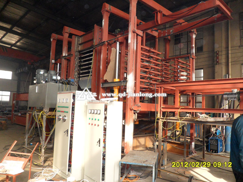 熱壓機安裝現(xiàn)場